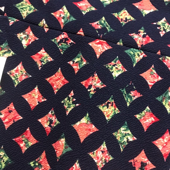 Lularoe Cassie Skirt Size XL NWT - Picture 5 of 5